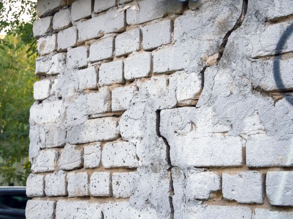 Cracked Brick Wall Repair in Bainbridge Island